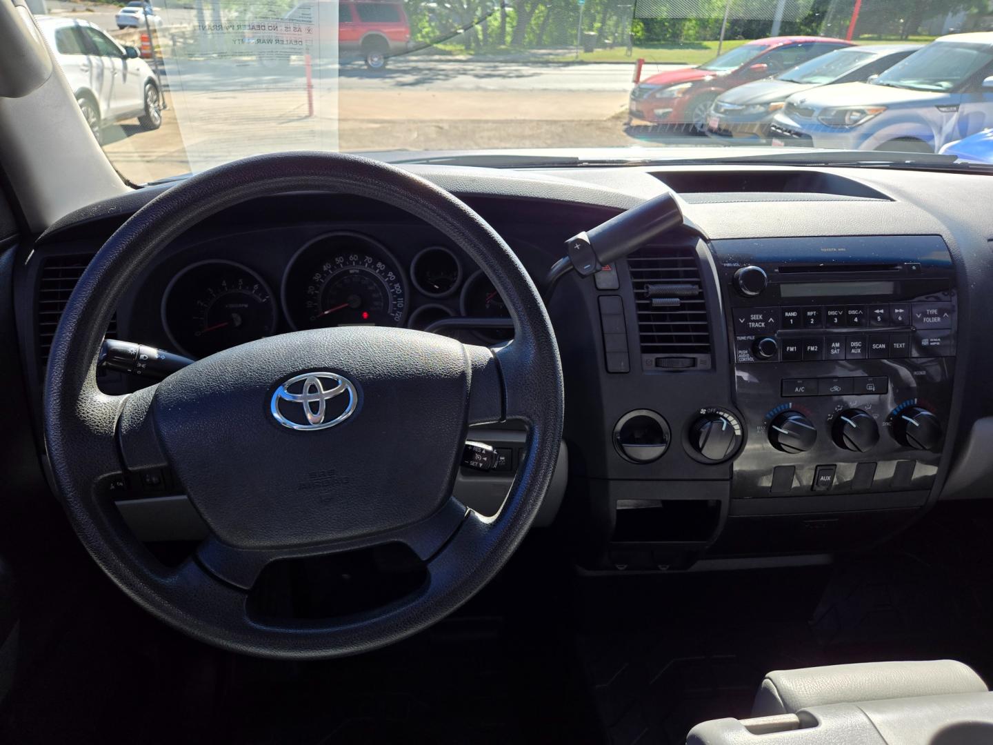 2013 GRAY Toyota Tundra (5TFRM5F17DX) with an 4.6L V8 F DOHC 32V engine, Automatic transmission, located at 503 West Court, Seguin, TX, 78155, (830) 379-3373, 29.568621, -97.969803 - Photo#5